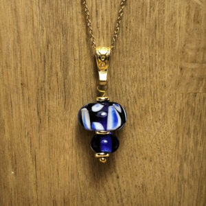 Pendentif Bleu Profond – Écoute Intérieure
