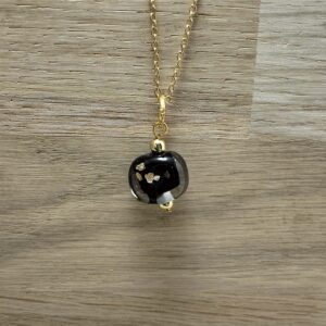 Pendentif Eau Noire – Éclats de Silence