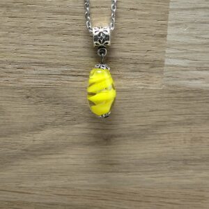 Pendentif Terre Jaune – Le Cœur Qui S’ancre